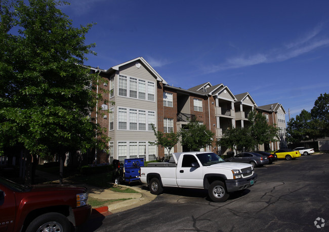 Villas on Memorial - Villas on Memorial Apartments