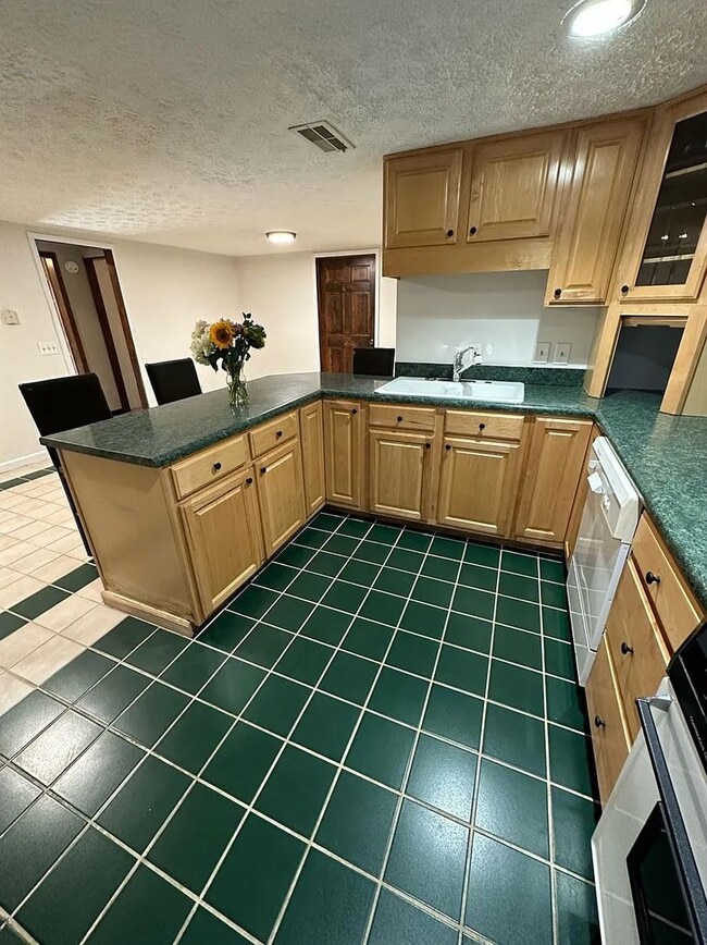 Photo - 194 Millbrook Farm Rd