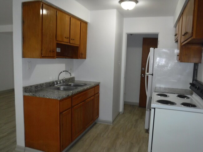 Kitchen - 84th Place & Ingleside