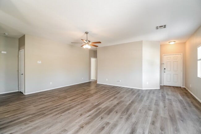 1142 E Desert Rose Trail
