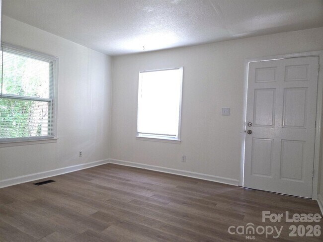 Photo - 2835 Willow St Unidad 1