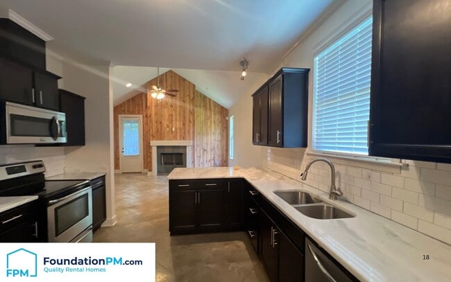 Photo - 764 Echles St