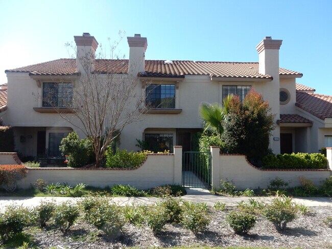 Photo - 240 Country Club Dr Townhome