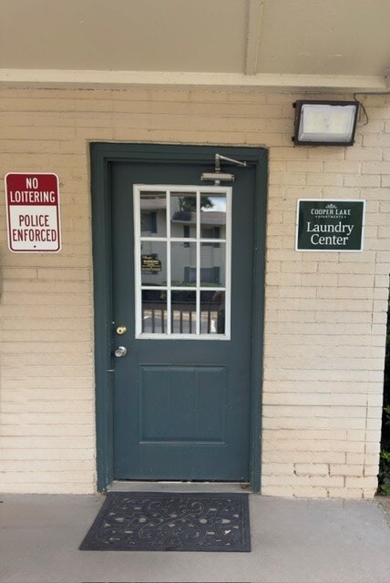 Cooperlake Laundry center