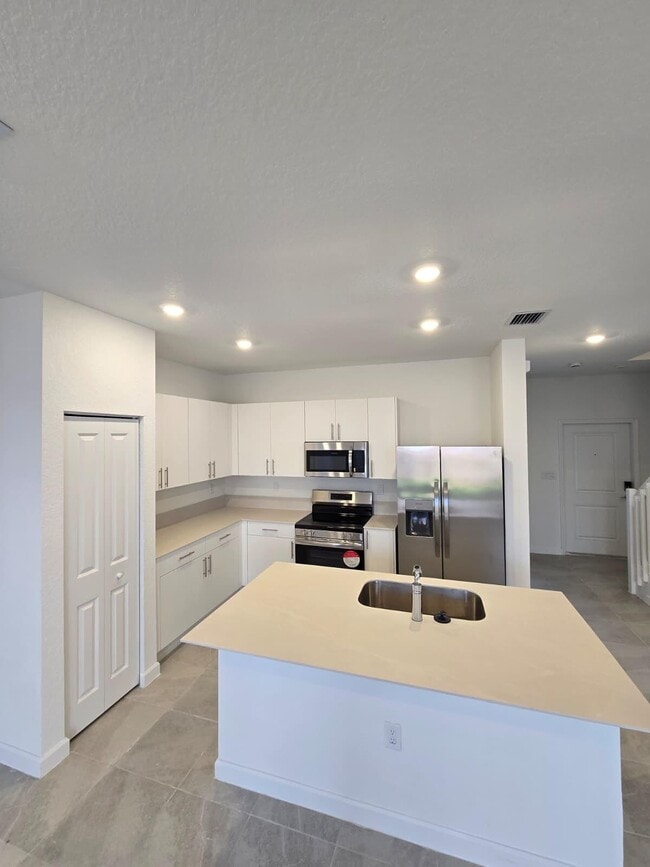 Photo - 170 SE 10th St