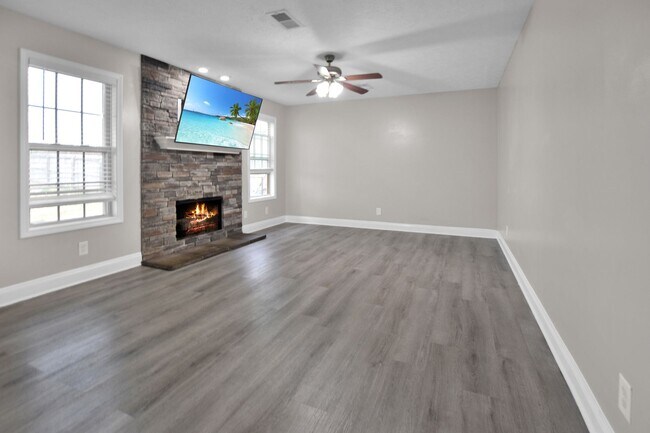 Photo - Pet Friendly Four Bedroom!