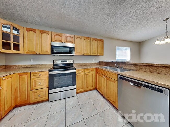 Photo - 914 Whisper Lake Dr