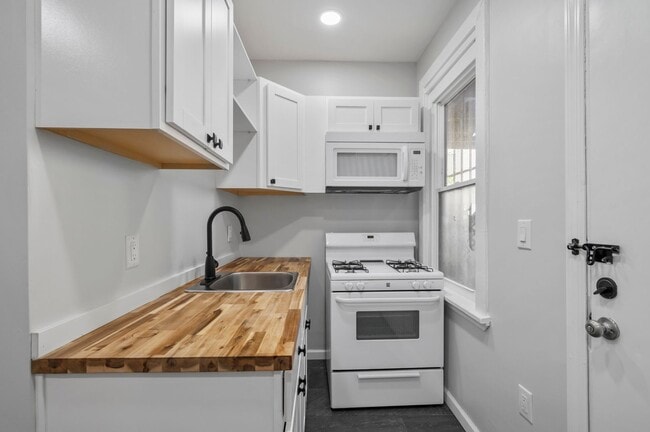 Building Photo - 346 39th St Unit 346 39th St #1 Rental