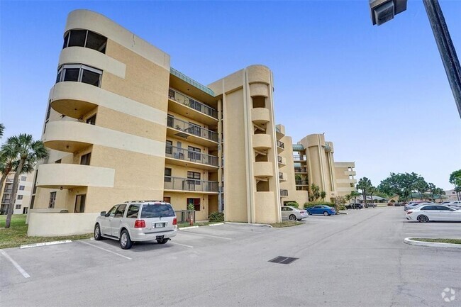 Building Photo - 6475 W Oakland Park Blvd Unit 106 Rental