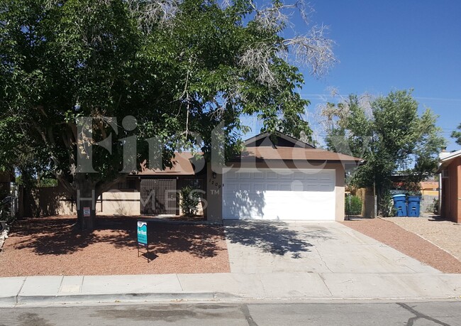 Building Photo - 1209 Ralph Cir