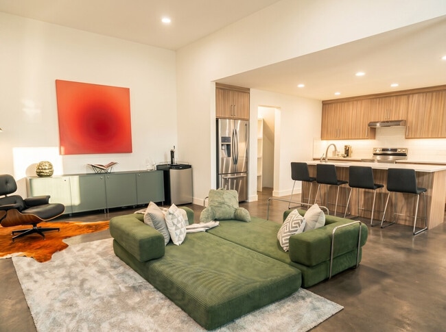 613-613 3 Ave NE Unit SI ID1634060P