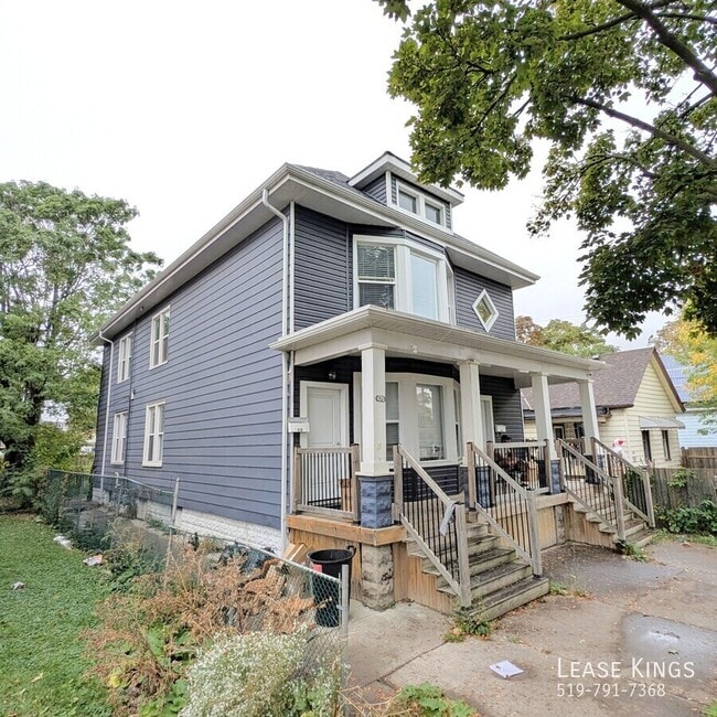 Building Photo - 475 Louis Ave