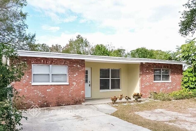 Building Photo - 2160 Riviera Dr