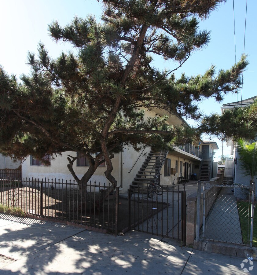 Photo - 2031 Sichel St