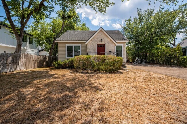 Photo - 937 E 52nd St