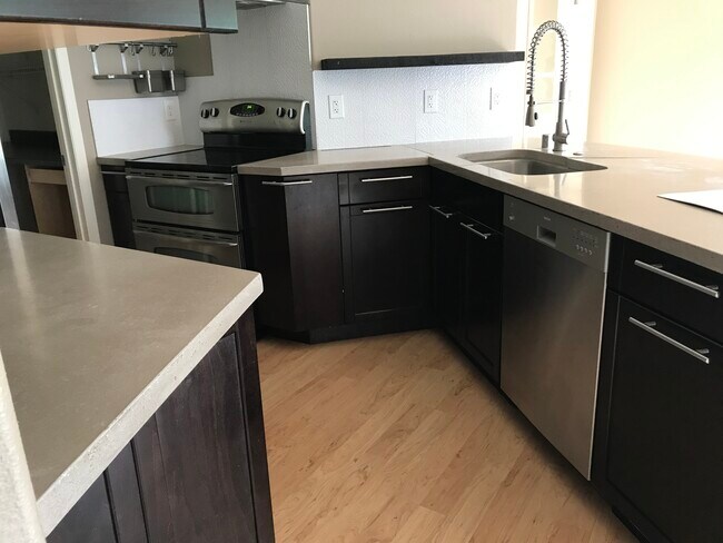 Photo - 3070 Lore Rd