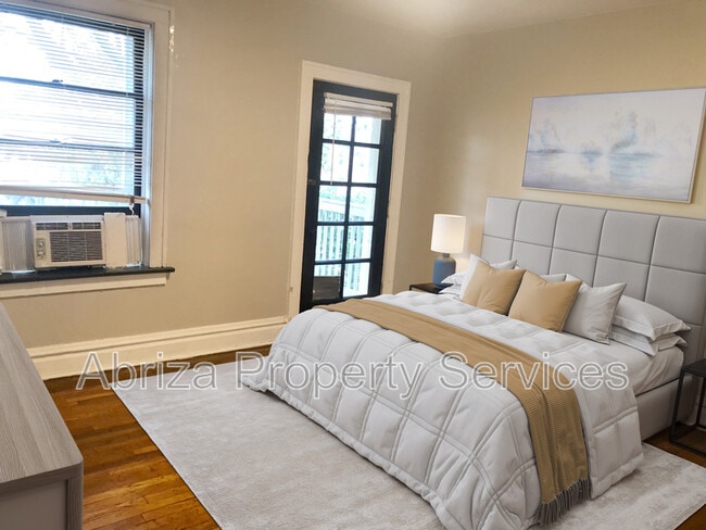 Photo - 4722 S Grand Blvd Unit 1S