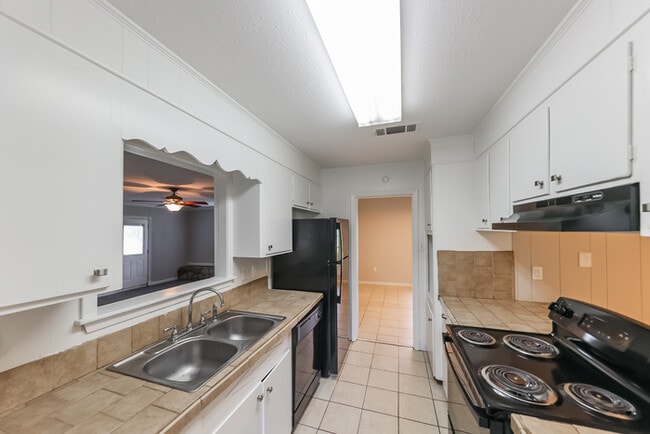 Photo - 378 Barrow St