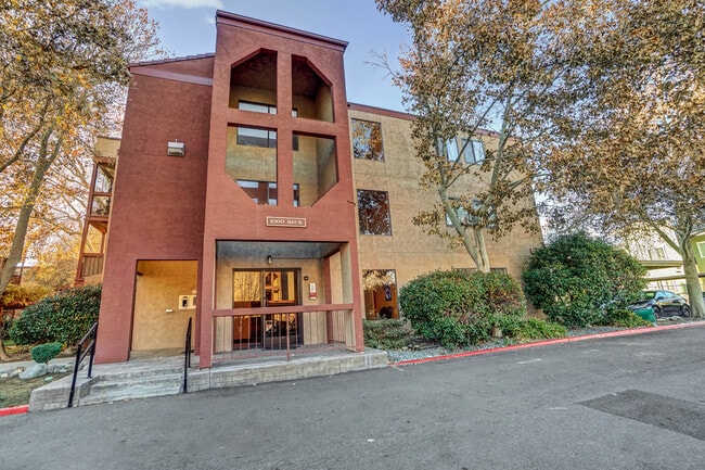 Photo - 1000 Beck St Unit 151