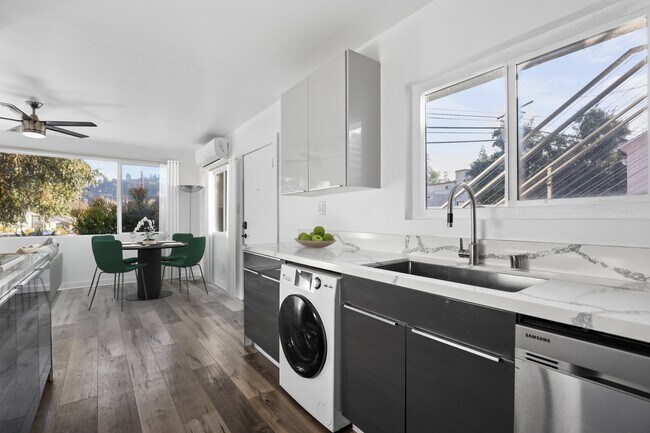 141 San Pascual Ave Unit 3