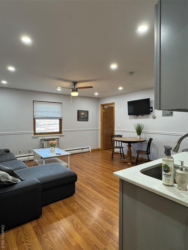 Building Photo - 287 NY-32 Unit 201