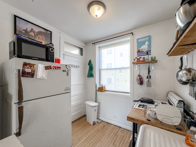 Photo - 2019 N Humboldt Blvd Unidad E2