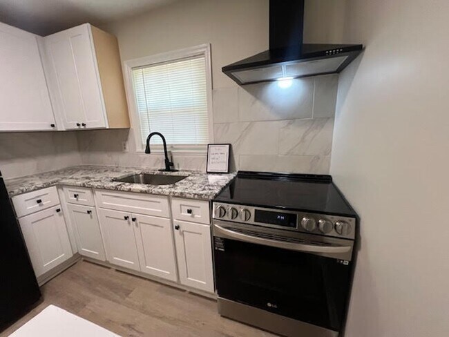 Photo - Charming, Fully Renovated 2-Bedroom in West Columbia