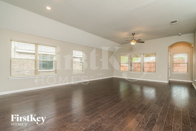 Photo - 413 Pheasant Hill Ln