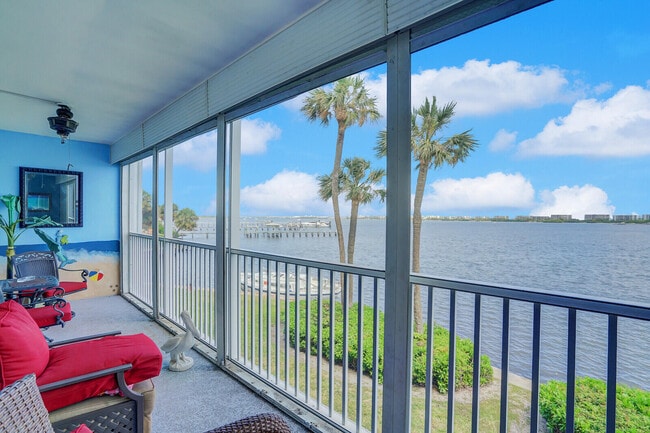 Building Photo - 100 Waterway Dr S Unit 209