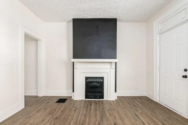 Photo - 975-977 Miller Ave