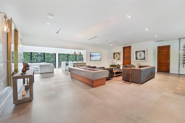 Photo - 60 Shore Dr W