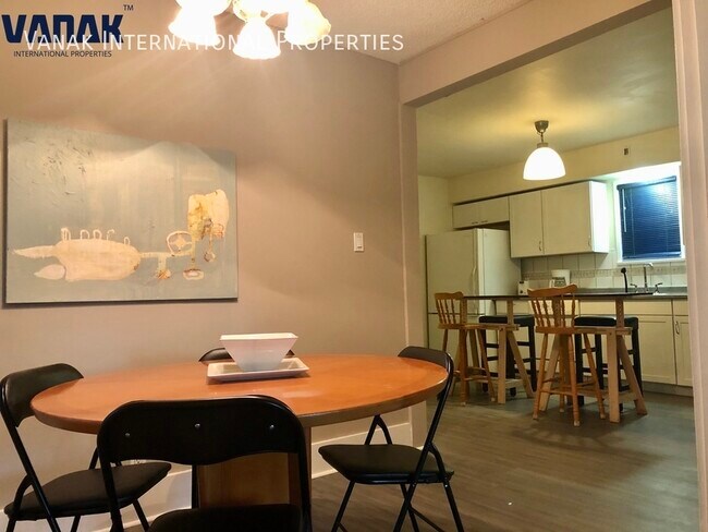 Photo - Spacious 3 Bedroom, 2 Bath Home in Prime Kitsilano Location Unit Main floor
