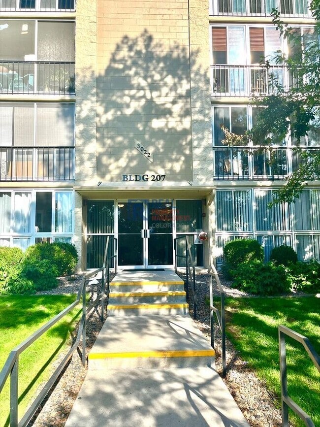 Photo - 3022 S Wheeling Way Unidad 407