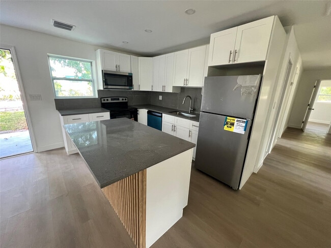 Photo - 422 SW 4th Ave