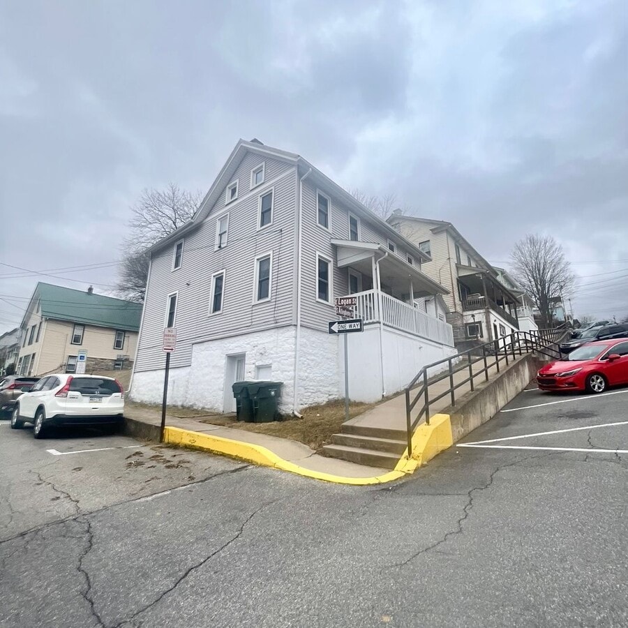 Photo - 302 S Allegheny St Unit A