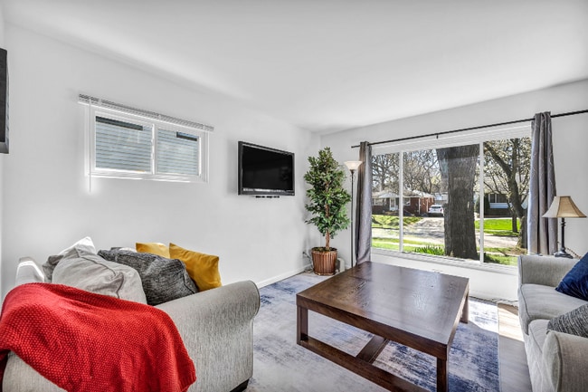 Photo - 113 Madison Ave