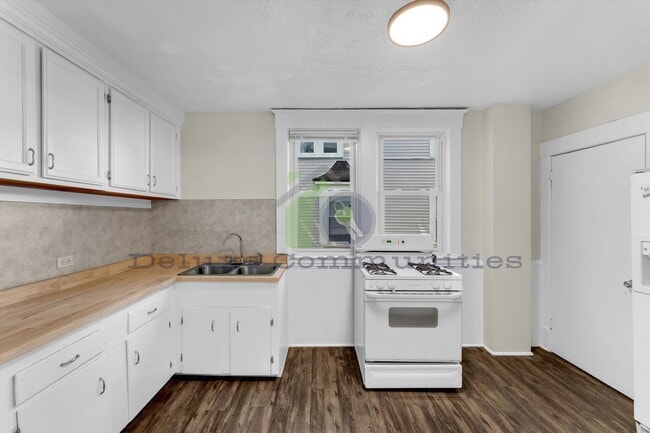 Photo - 3 Bedroom Eastown Home!