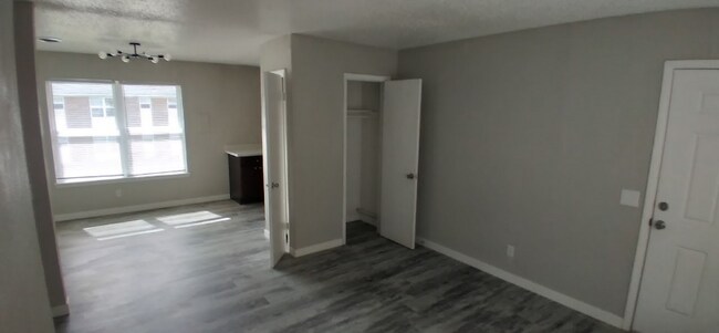 Photo - 407 Edwards St