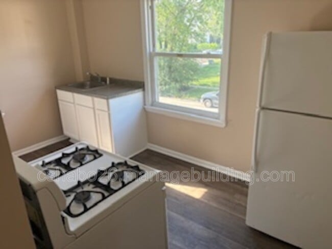 Photo - 322 W Merchant St