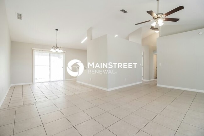 Photo - 3 Bedroom Pet-Friendly Home in MINNEOLA, FL with Main Street Renewal