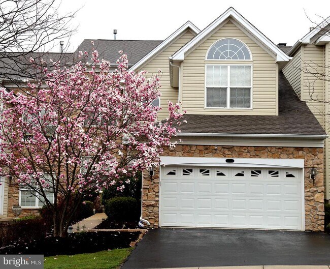 Building Photo - 211 Silverbell Ct Rental