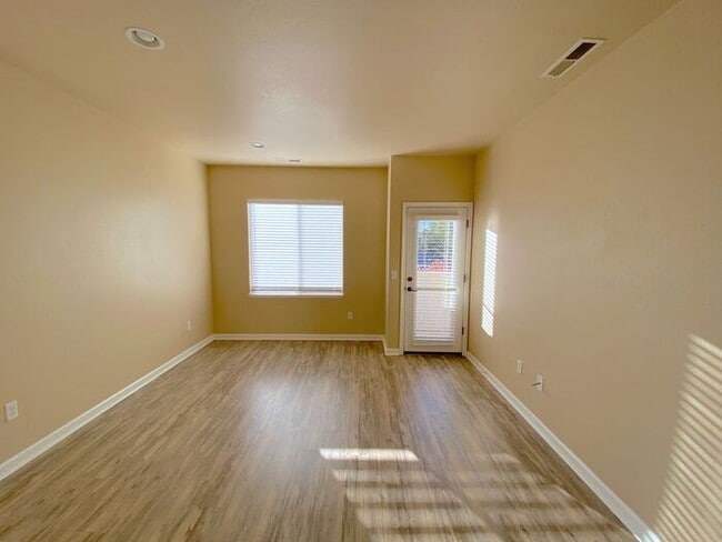 Photo - Reno Lower Midtown - Washer-Dryer in Unit/1 Small Pet Friendly