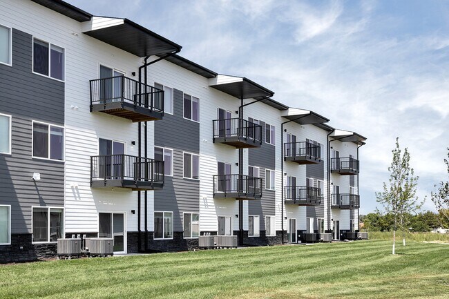 Cross Creek Apartments