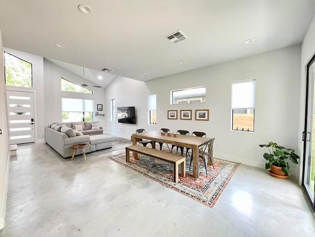 Photo - 2009 Canterbury St Unidad 1