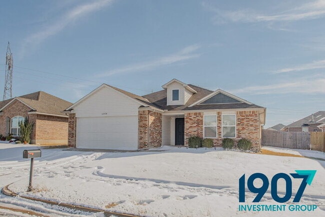 Photo - Contemporary 3-Bedroom Home in Yukon – Modern Finishes & Open Layout!