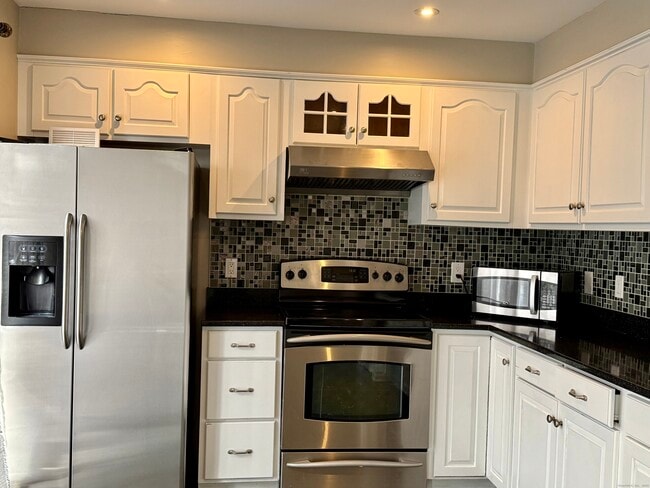 Photo - 1900 Summer St Unidad 15