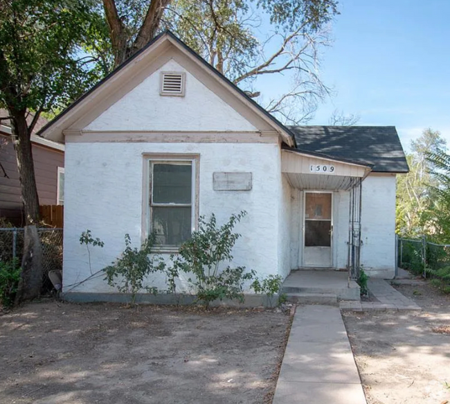 Building Photo - 1509 Cypress St Rental