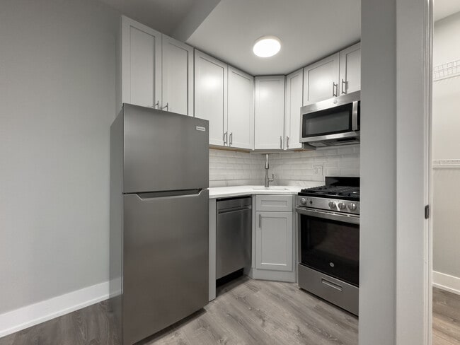 Photo - 510 W Belmont Ave Unit L5