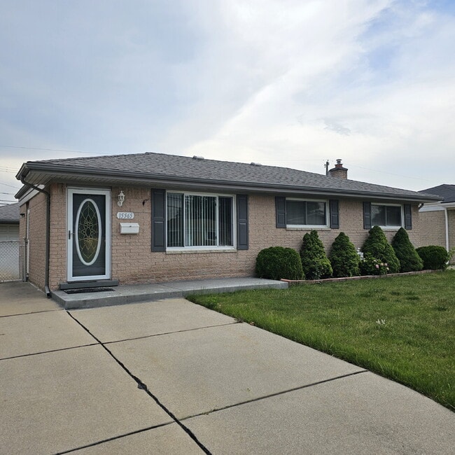 3 Bedroom, 2 Bathroom, 2 Car Garage Brick ... - 3 Bedroom, 2 Bathroom, 2 Car Garage Brick ... Apartment