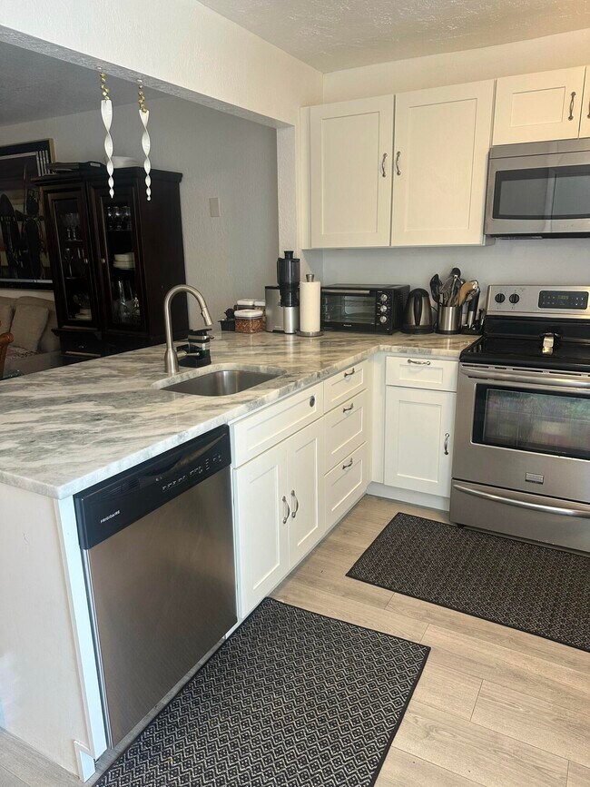 Building Photo - 3550 NW 104th Ave Unit 21 Rental